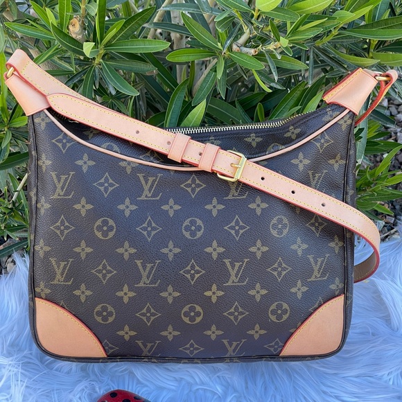Louis Vuitton Handbags - LOUIS VUITTON BOULOGNE 30 SHOULDER /CROSSBODY BAG